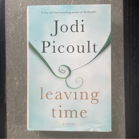 The Girl on the Train and Leaving Time Novels - Picture 3 of 6